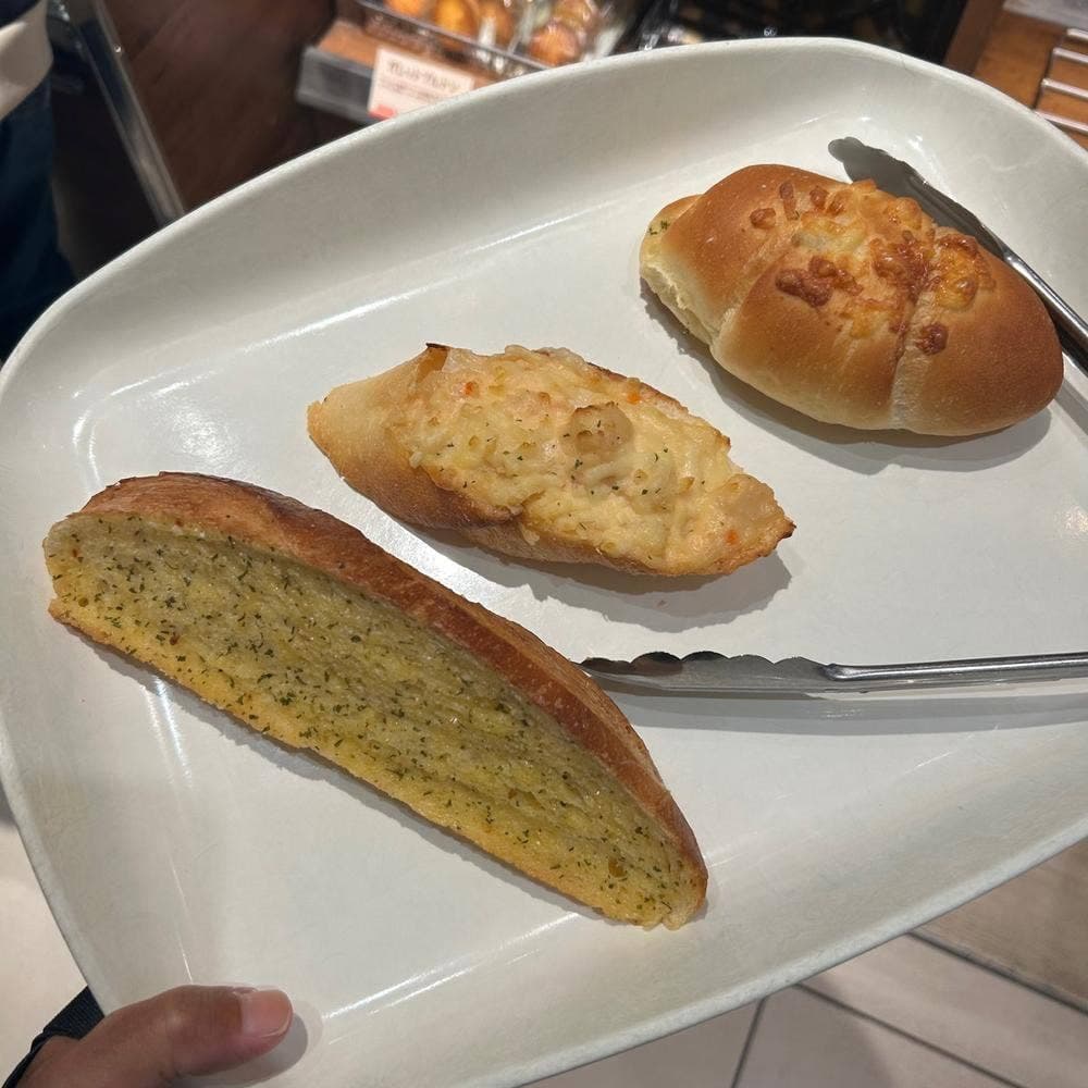 100YEN BAKERY Yakitatei イオンモール大阪ドームシティ店