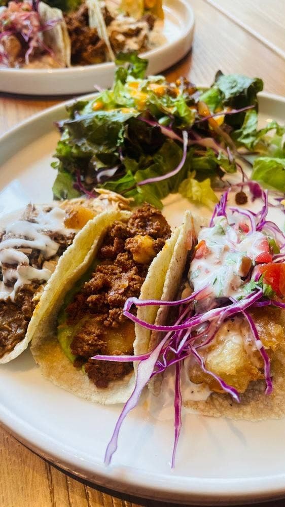 CIELITO LINDO BAR AND GRILL - サブ画像1