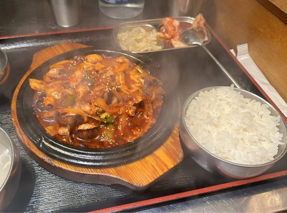 ボンボン食堂