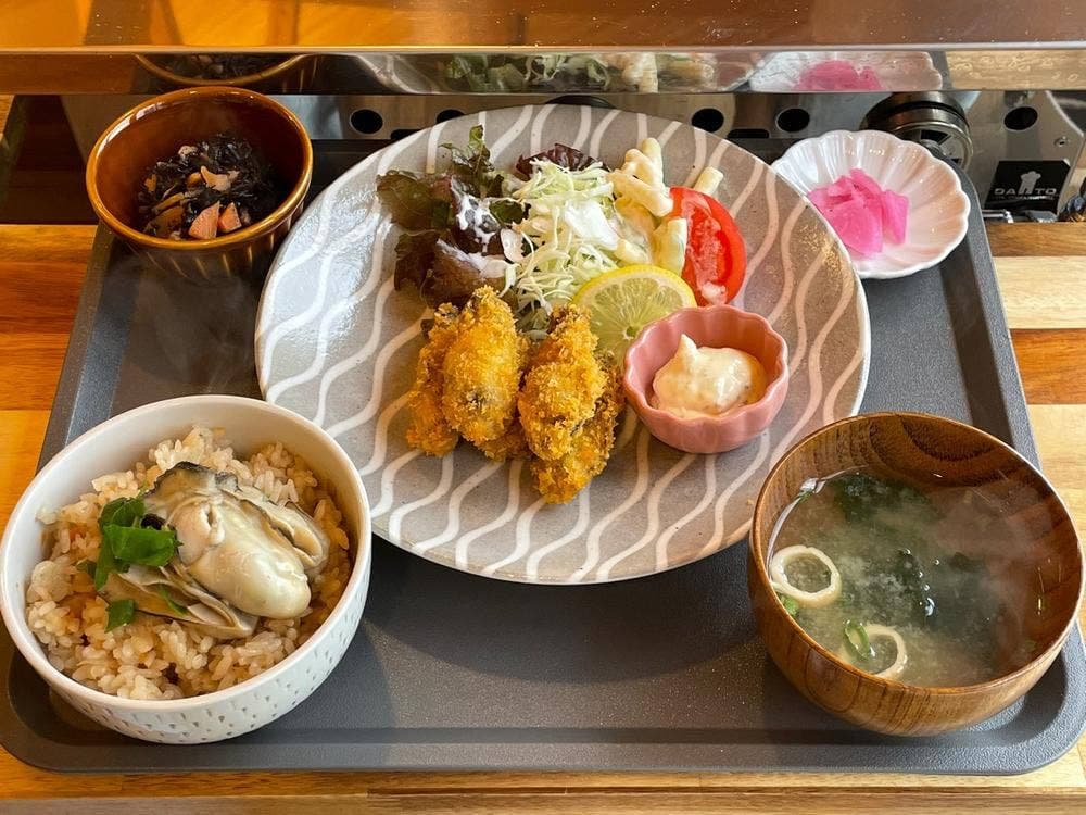 カキテラス波音