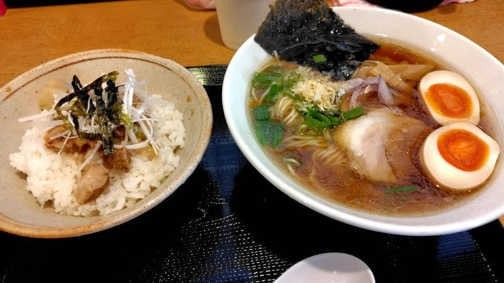 鶏ガラとんこつ しまもと