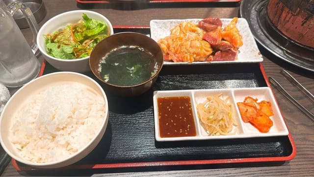 炭火焼肉ホルモン 仁 - サブ画像1