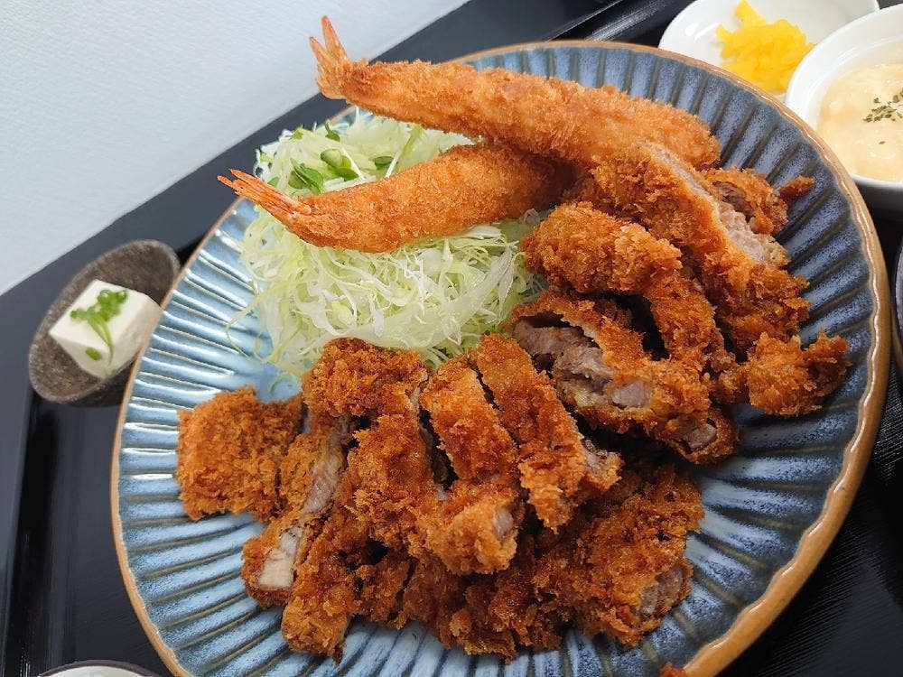 ぶたやのとんかつ定食