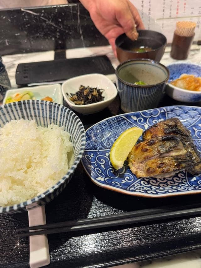 炭火魚 旬菜料理 坂本 - サブ画像3