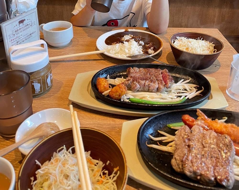 1ポンドのステーキハンバーグタケルリンクス梅田店