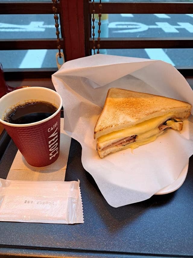 カフェ・ベローチェ 人形町店 - サブ画像2