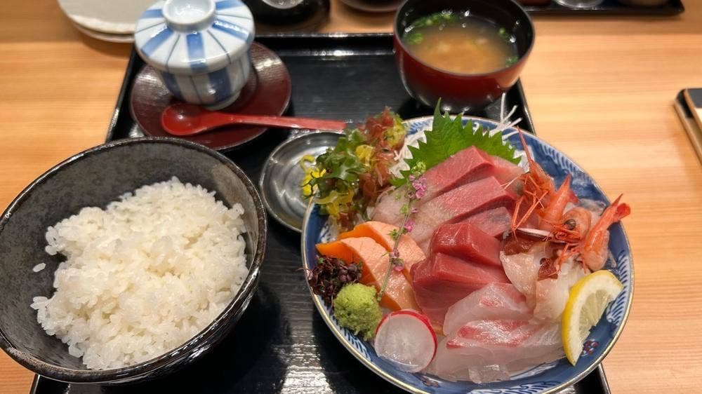 魚河岸直営 いけす海鮮 ろ組 くるふ福井駅店