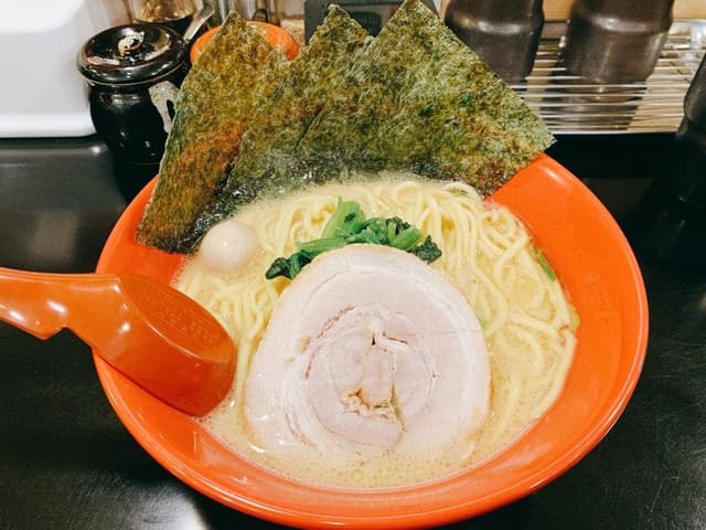 横浜家系ラーメン 赤家 都立家政店 - サブ画像1