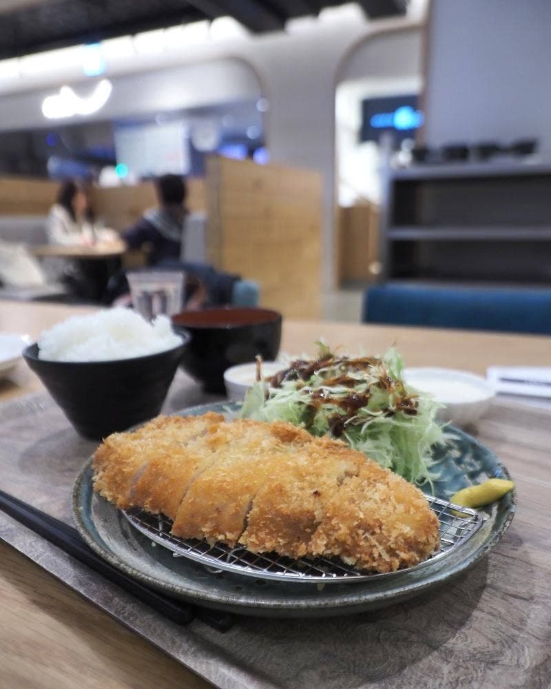 瀬戸内とんかつ 豚まど