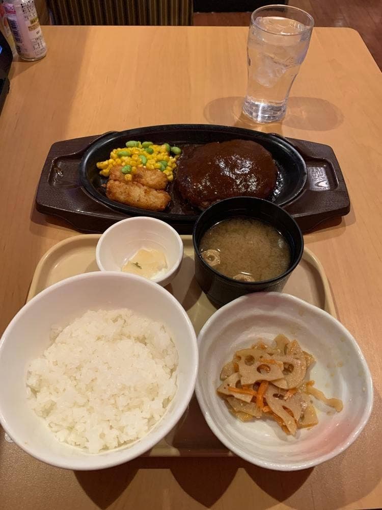 ガスト 初台駅北口店