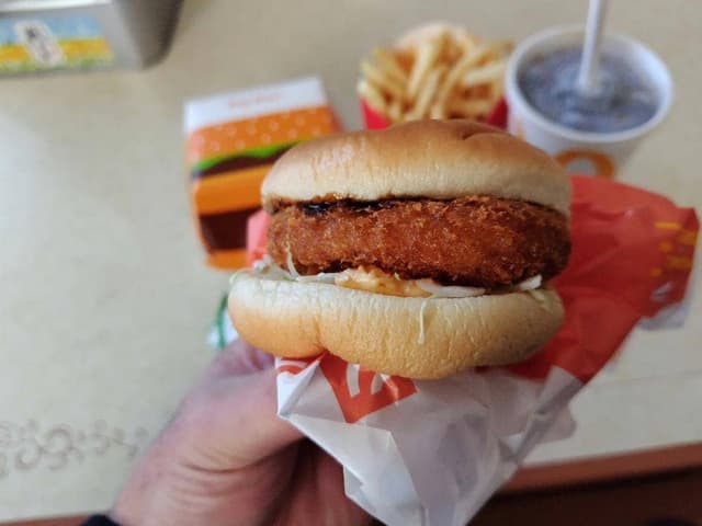 マクドナルド イオン南陽店 - サブ画像1