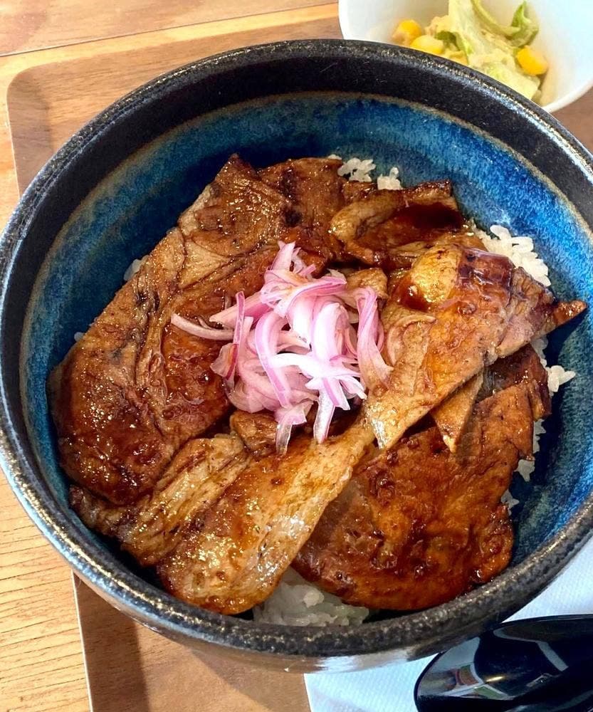 豚丼 まぜそば Moro