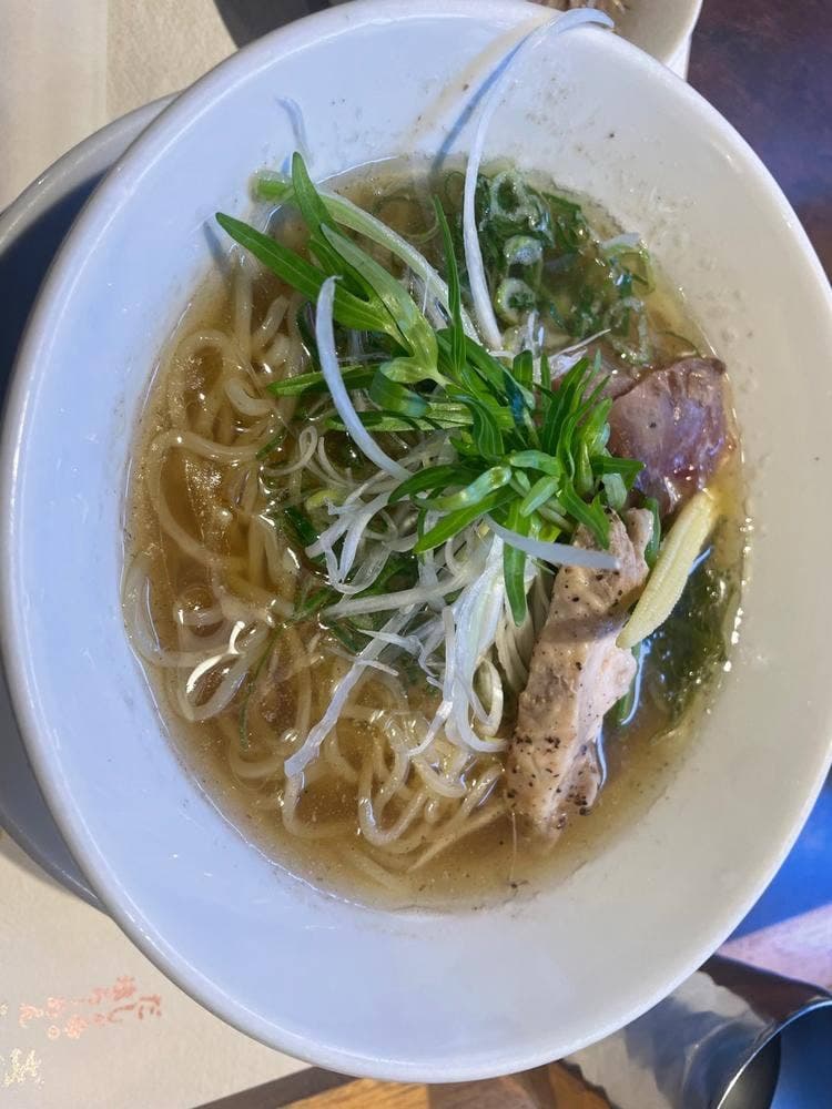 だしが命の塩らーめん ぎょぎょぎょ なんばパークス店
