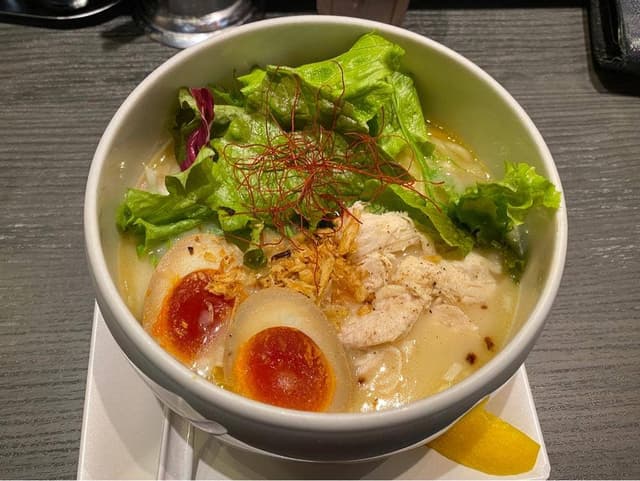 鶏白湯らーめん 自由が丘蔭山 新宿東宝ビル店 - サブ画像1