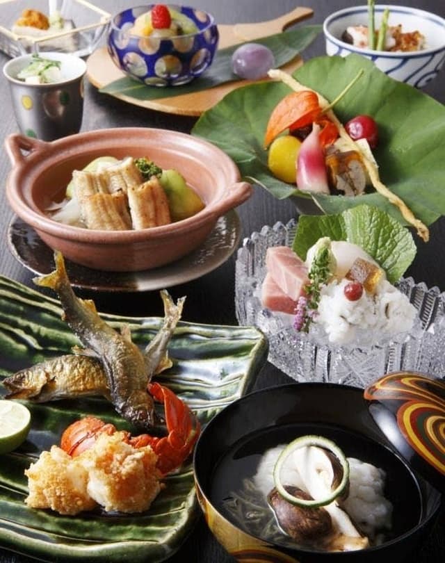京懐石 美濃吉 心斎橋御堂筋店 - サブ画像1