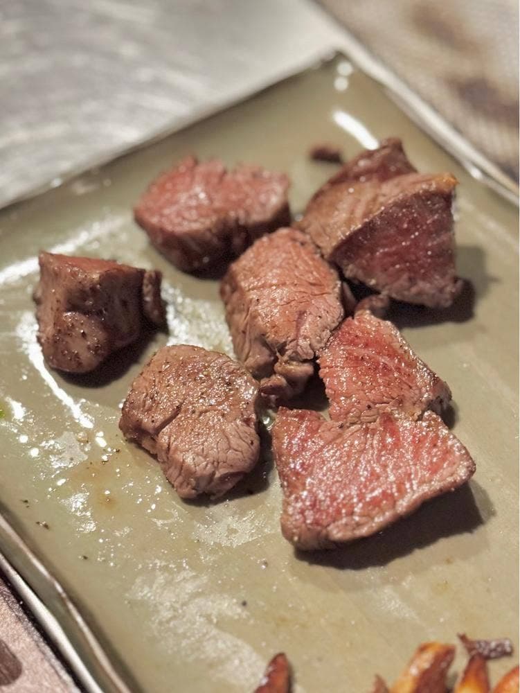 ステーキハウスシャロレ
