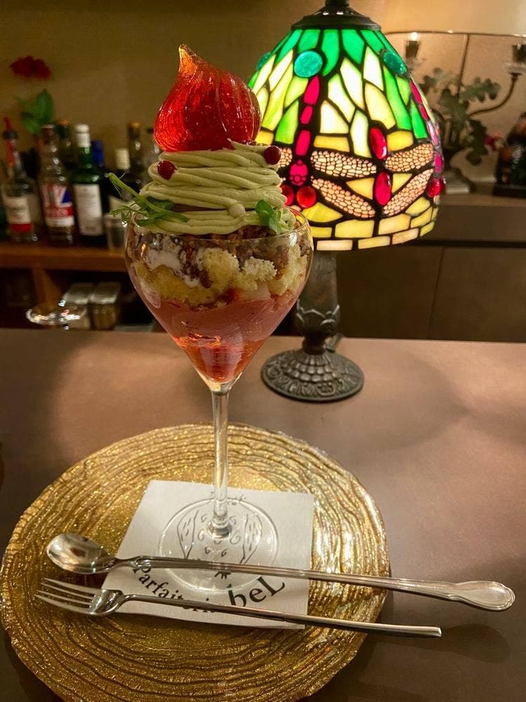 パフェテリアベル新宿三丁目