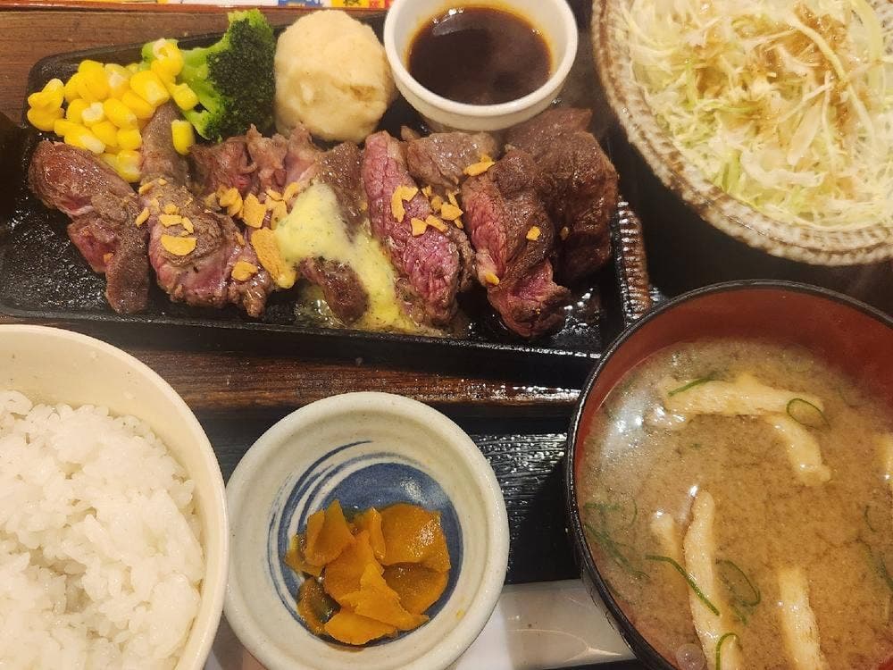 山内農場 新宿西口駅前店