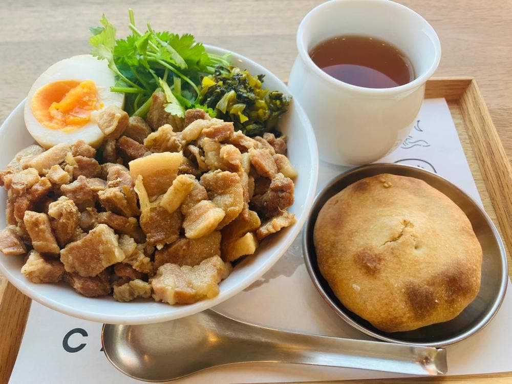 moon moon moon cafe