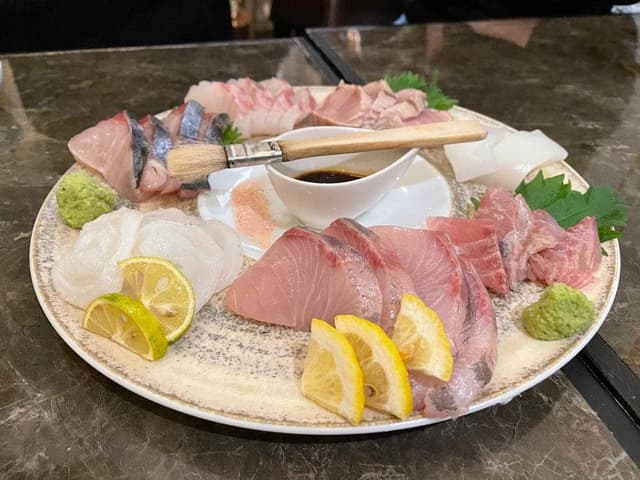 新鮮魚と全国の旨い酒が楽しめるモダン酒場 KANPAI - サブ画像1