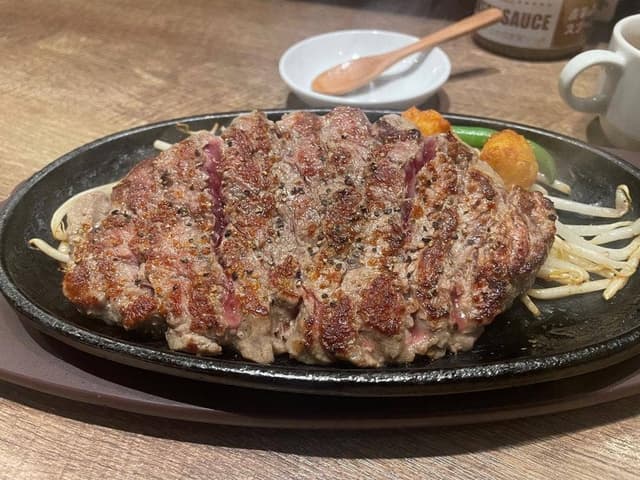 1ポンドのステーキ ハンバーグ タケル 東三国店 - サブ画像1