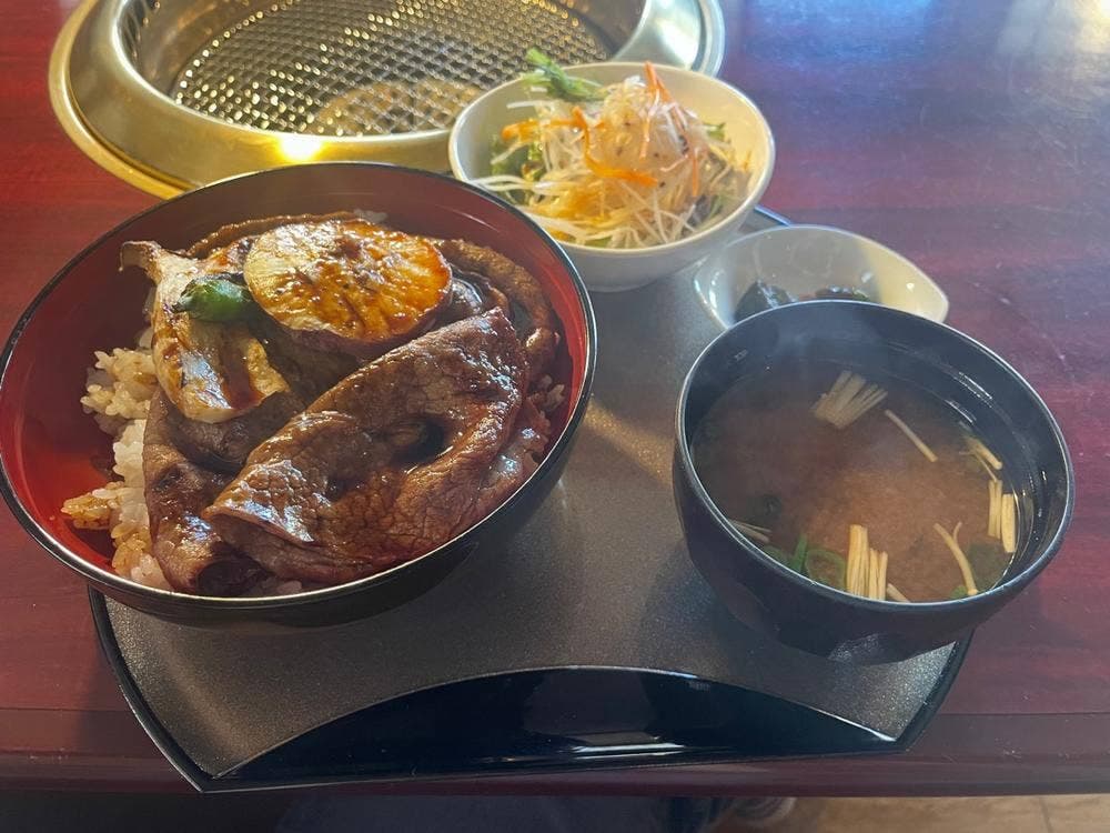 一升びん 四日市泊店