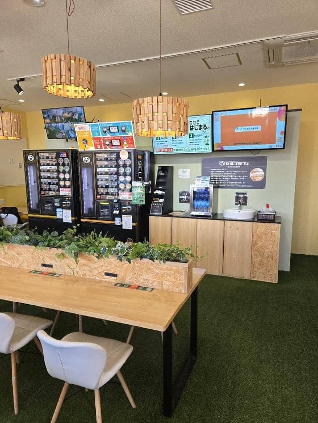 セルフカフェ浜松新橋店 Wi-Fi・電源完備の無人カフェ - サブ画像2