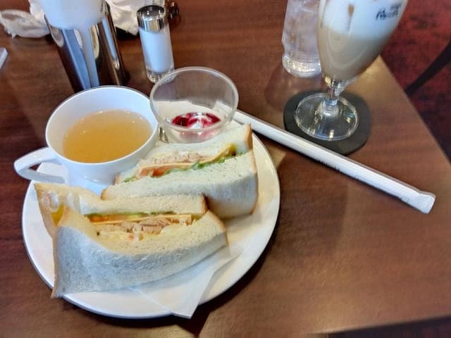 喫茶室ルノアール 川崎東口駅前店 - サブ画像1