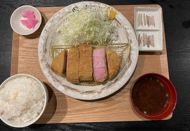 厚切りレアとんかつ やまとん 岡崎店 - サブ画像1