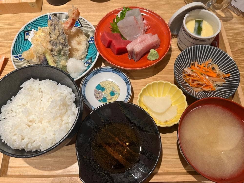 定食SAKABAとも家