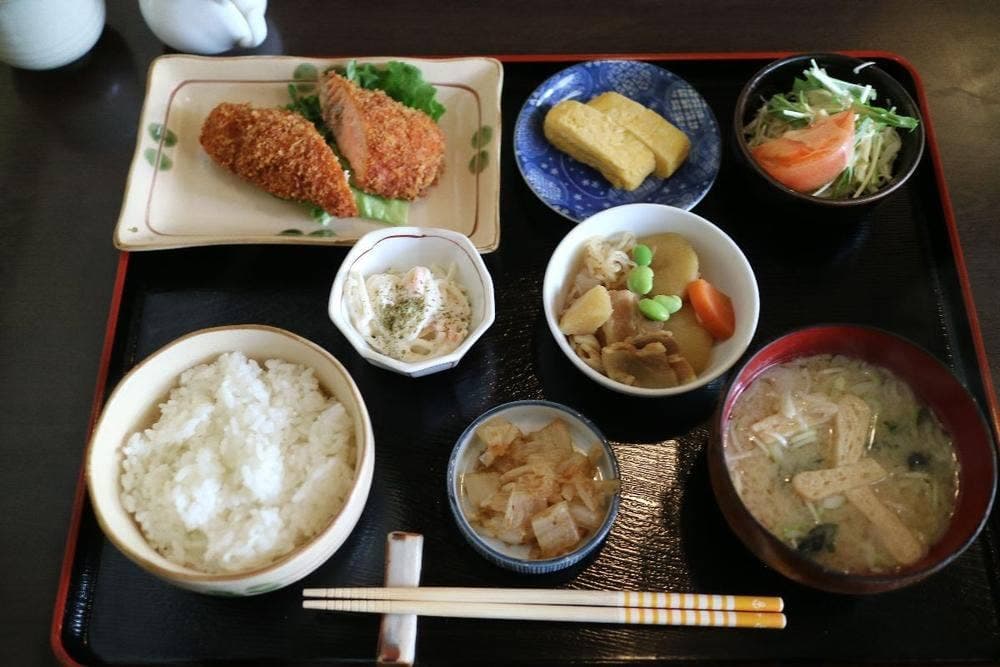 呑み食い処 あいうえお