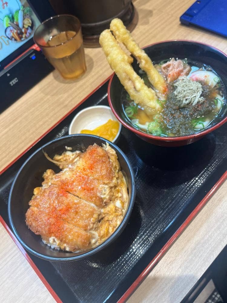 資さんうどん 尼崎浜小学校前店