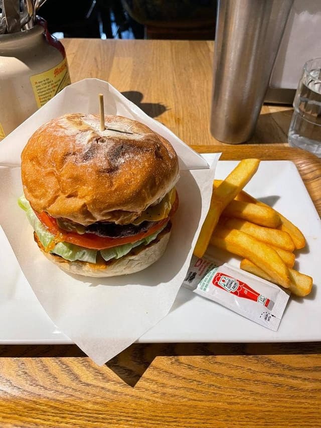 E・A・T GRILL & BAR - サブ画像1