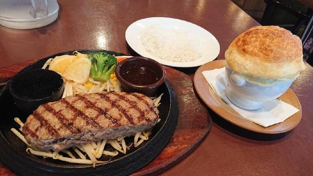 弾力バーグ カウベル 八千代本店 - サブ画像1