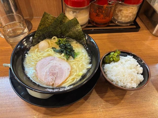 横浜家系ラーメン 町田商店 本町店 - サブ画像3