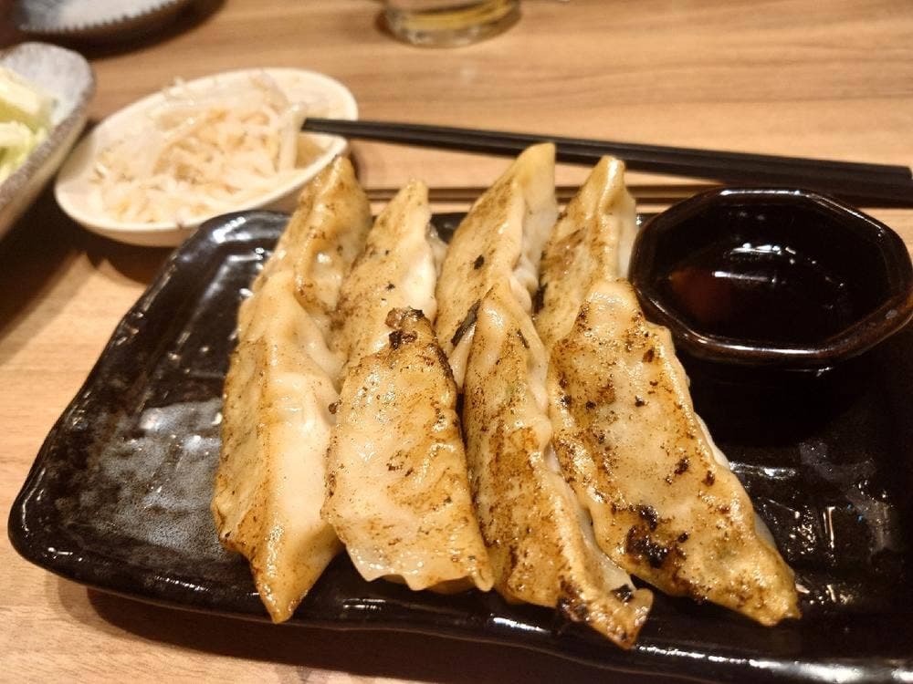 肉汁餃子と炭火焼き鳥 語り屋 全席個室居酒屋 名古屋駅前店