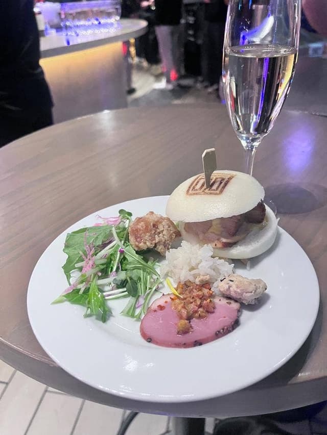 CÉ LA VI RESTAURANT & SKY BAR - サブ画像1
