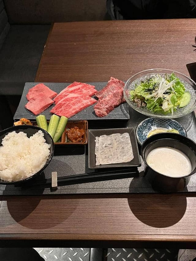 和牛焼肉 やくにく 路地裏 - サブ画像2