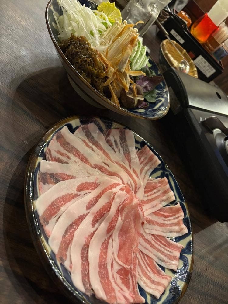 うちなー料理としゃぶしゃぶの店 花つづみ