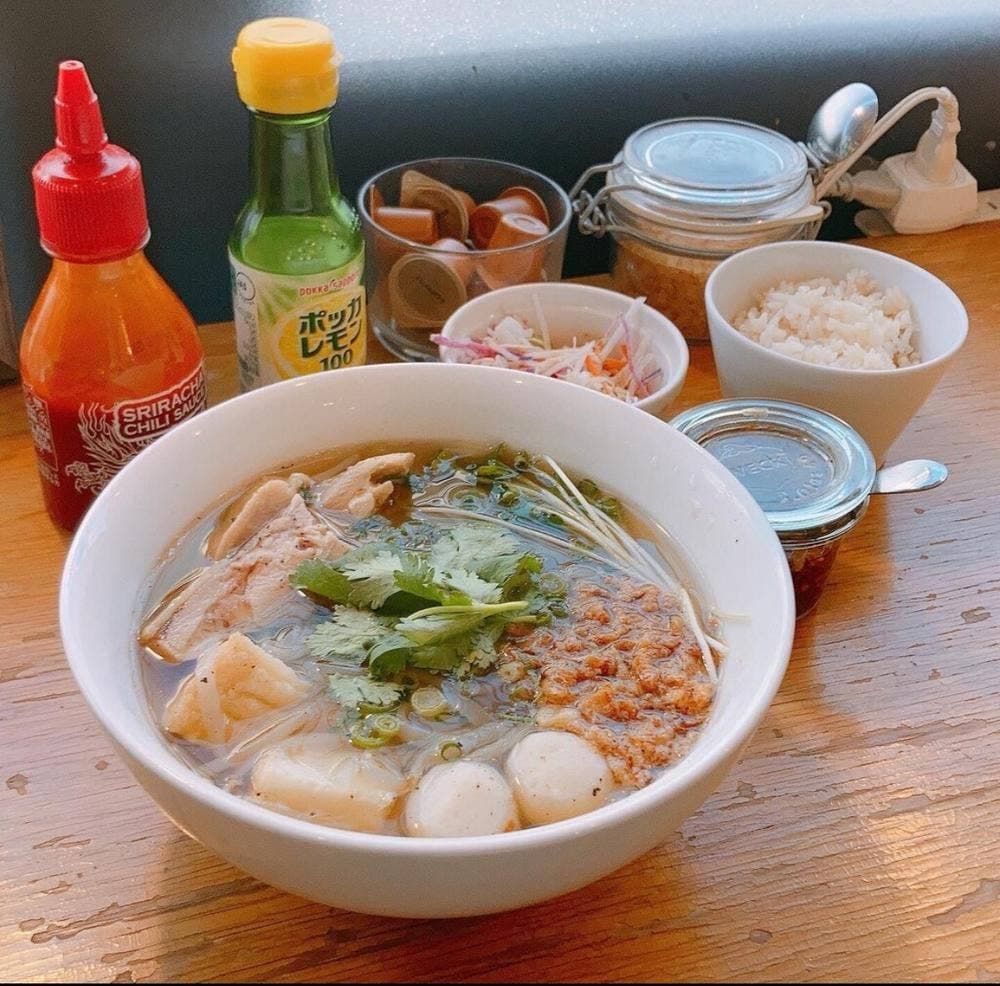 喫茶 タビビトの木