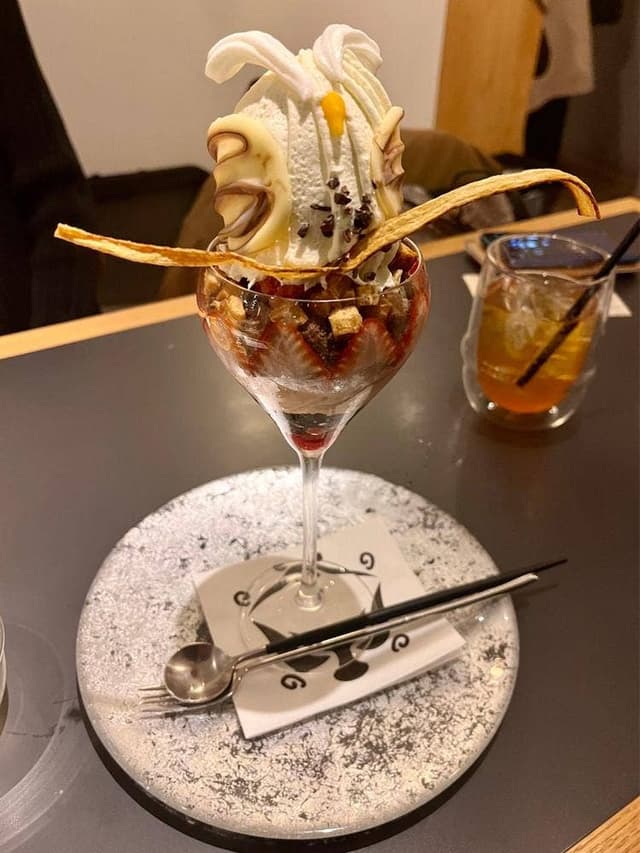 夜パフェ専門店 モモブクロ - サブ画像1