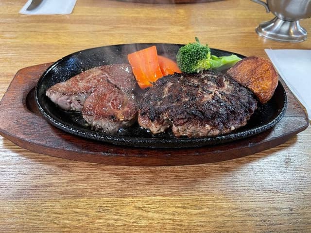ステーキハウス 葡萄亭 - サブ画像1