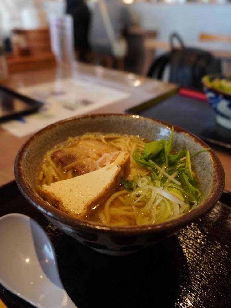 金月そば Gala青い海店