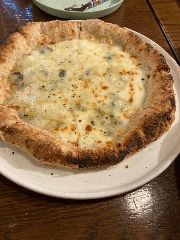 窯焼きイタリアーナ Gubi Gubi