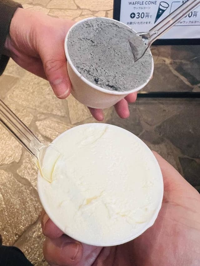 GELATERIA solege ラグザ大阪店 - サブ画像1