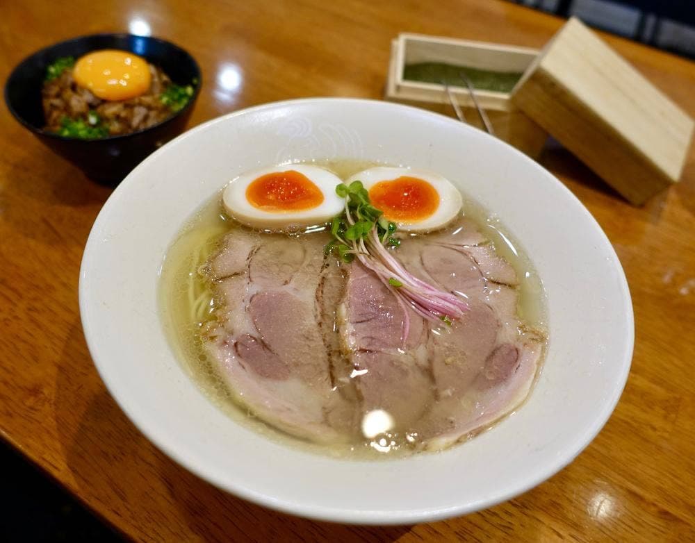 貝と地鶏だしのらぁ麺 ちょろ