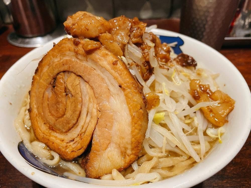 ラーメン雷 東京本丸店