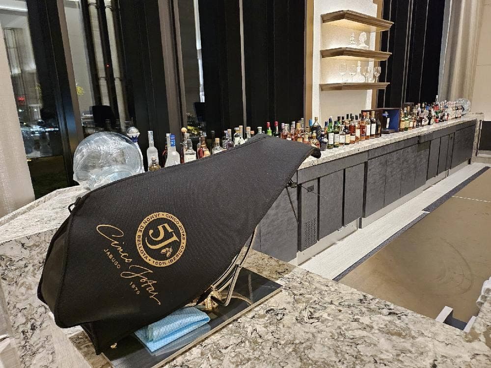 BAR サンクチュアリコート高山