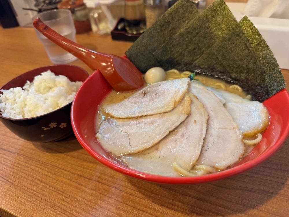 横浜家系ラーメン 赤家 新高円寺店