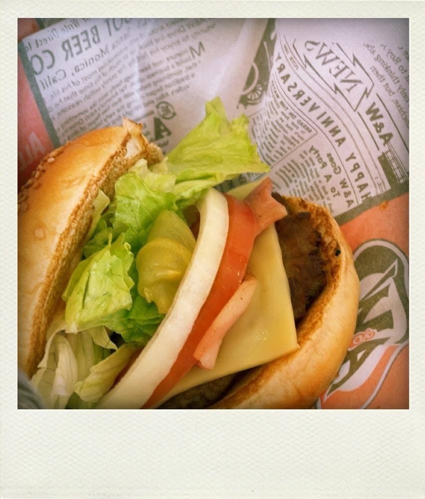 A&W 那覇新都心おもろ店